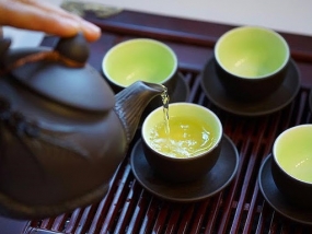 Không nên uống trà sau khi ăn
