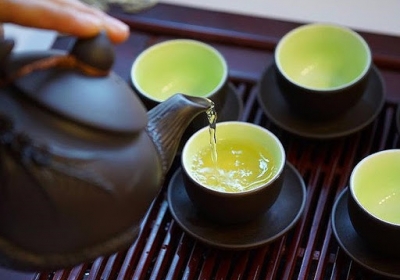 Không nên uống trà sau khi ăn